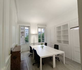 Bureau privé 20 m² 5 postes Location bureau Rue de la Bourse Lyon 69002 - photo 1